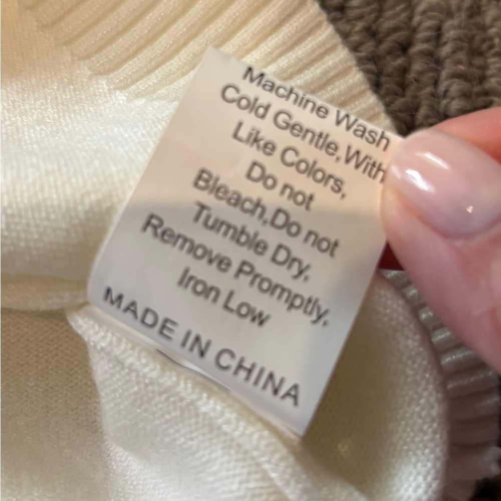 NEW Princess Polly is White Graphic knit top - Picture 13 of 15